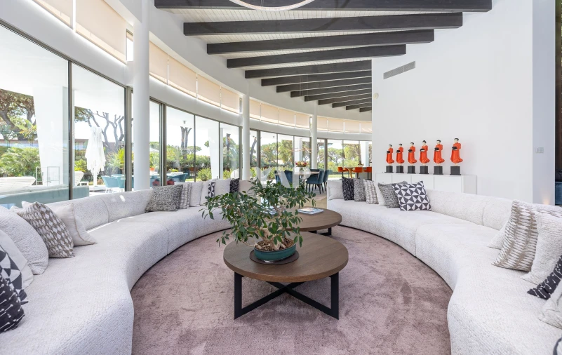 Moradia T5 para Venda em Quarteira Foto 4