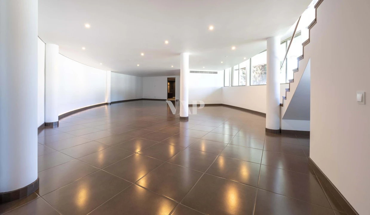 Moradia T5 para Venda em Quarteira Foto 45