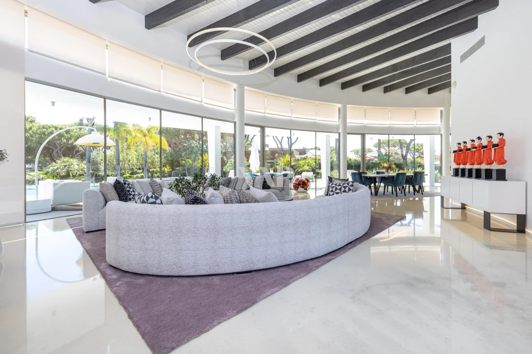 Moradia T5 para Venda em Quarteira Foto 8