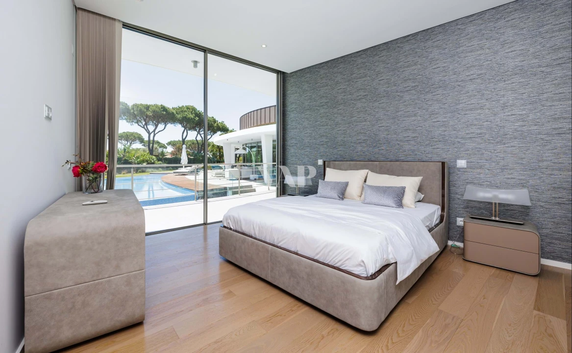 Moradia T5 para Venda em Quarteira Foto 9