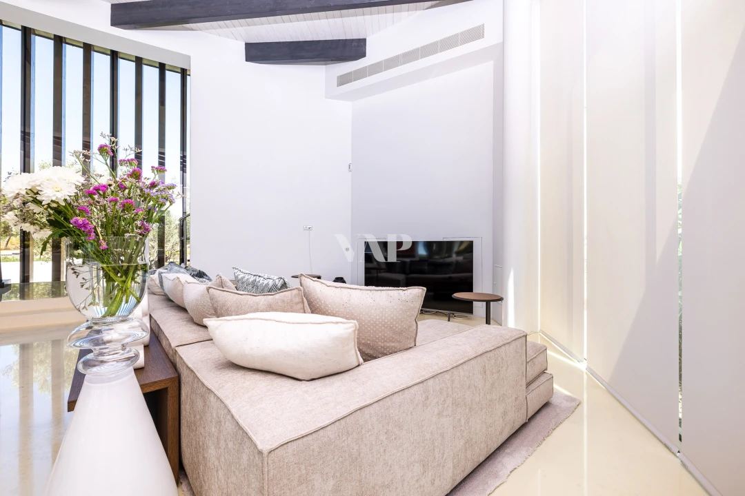 Moradia T5 para Venda em Quarteira Foto 12