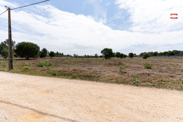 Terreno Misto para Venda em Vale de Santarem Foto 4