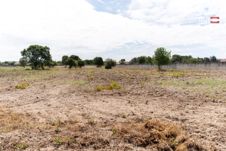 Terreno Misto para Venda em Vale de Santarem Foto 6