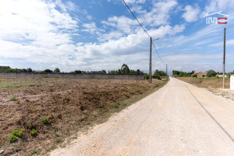 Terreno Misto para Venda em Vale de Santarem Foto 9