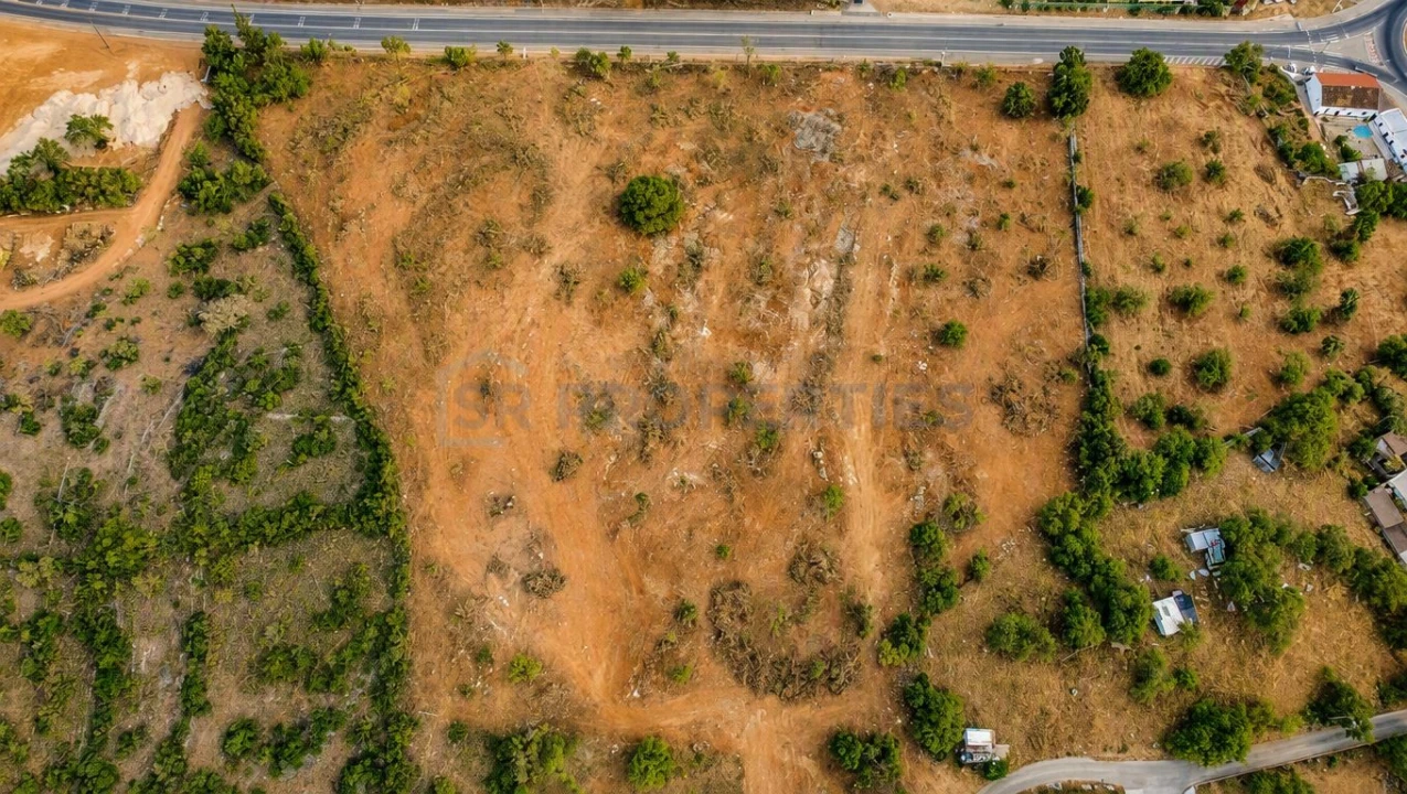 Terreno para Venda em Albufeira e Olhos de Água Foto 1