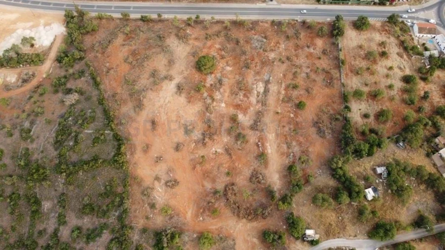 Terreno para Venda em Albufeira e Olhos de Água