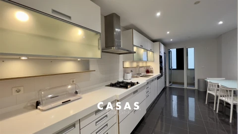 Apartamento T4 para Venda em São Martinho