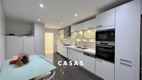 Apartamento T4 para Venda em São Martinho