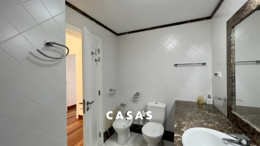 Apartamento T4 para Venda em São Martinho Foto 31