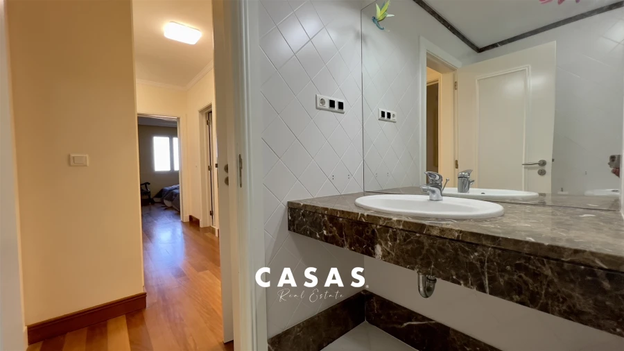 Apartamento T4 para Venda em São Martinho Foto 29