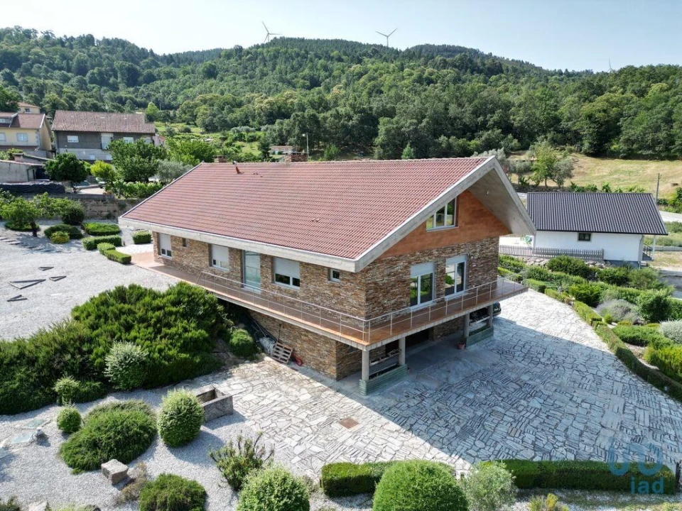 Moradia T5 para Venda em Bornes de Aguiar Foto 2