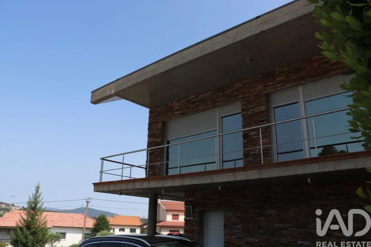 Moradia T5 para Venda em Bornes de Aguiar Foto 23