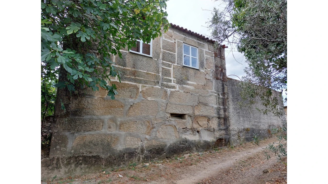 Moradia T2 para Venda em Povolide Foto 3