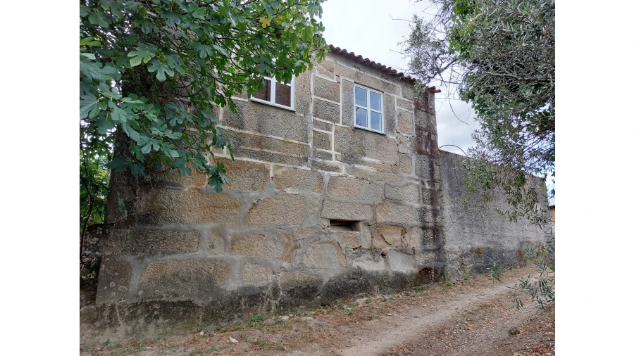 Moradia T2 para Venda em Povolide Foto 3