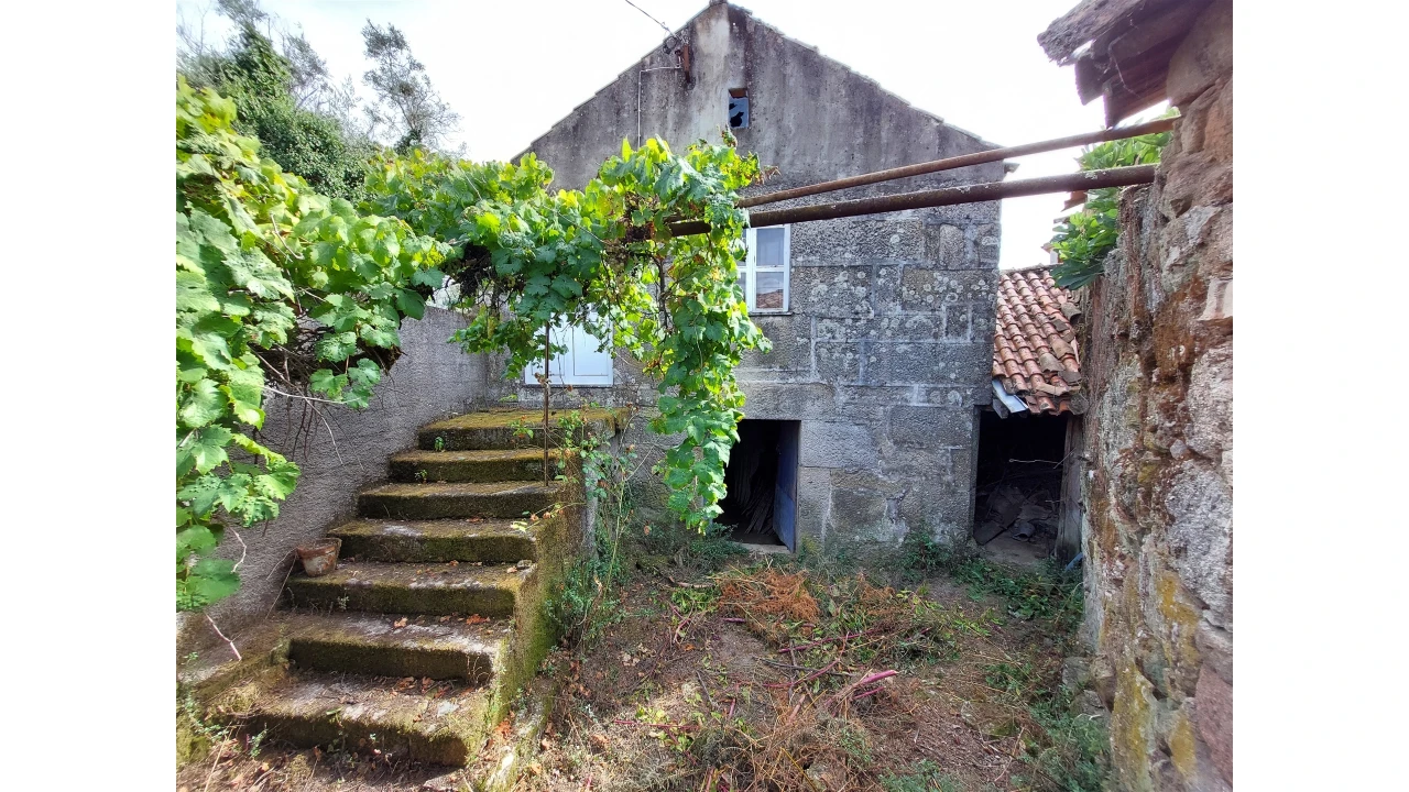 Moradia T2 para Venda em Povolide Foto 1