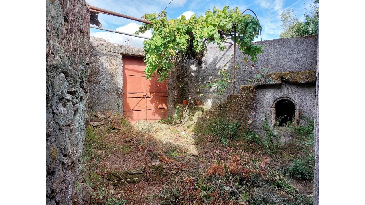 Moradia T2 para Venda em Povolide Foto 2