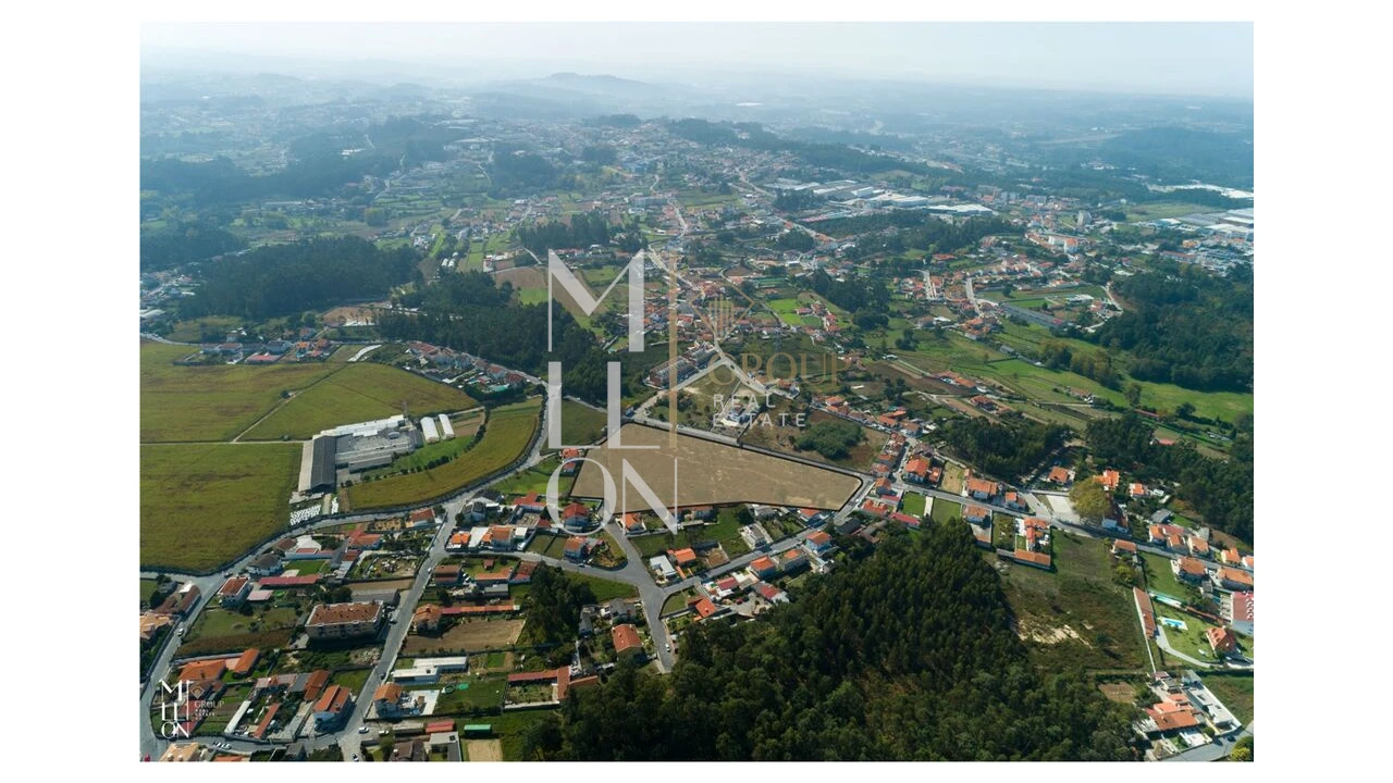 Terreno para Venda em Oliveira do Douro Foto 4