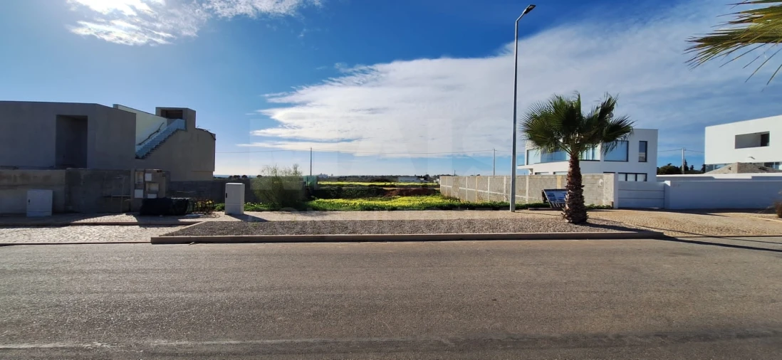 Terreno para Venda em Alcantarilha e Pêra Foto 2