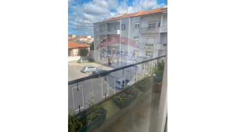 Apartamento T3 para Venda em Marvila, Ribeira Santarém, São Salvador, São Nicolau