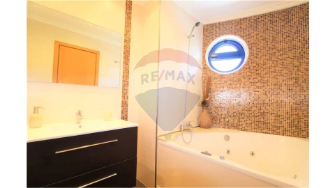 Apartamento T3 para Venda em Albufeira e Olhos de Água