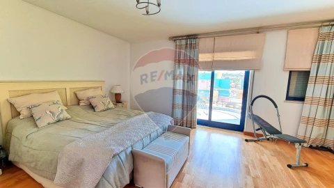 Apartamento T3 para Venda em Albufeira e Olhos de Água