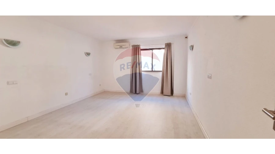 Loja para Venda em Albufeira e Olhos de Água Foto 4