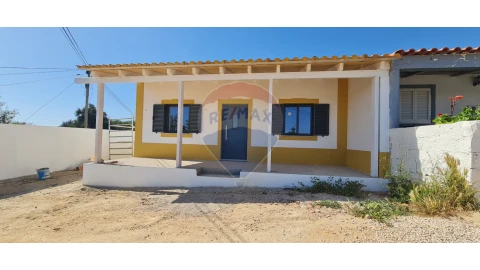 Moradia T3 para Venda em Ferreiras