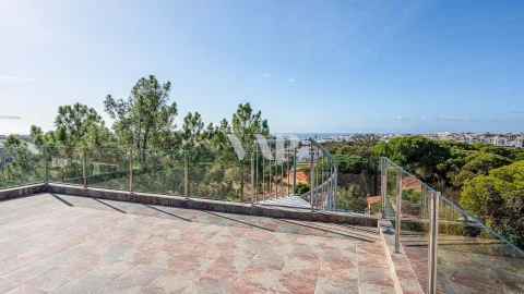 Moradia T4 para Venda em Albufeira e Olhos de Água