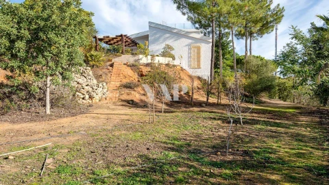 Moradia T4 para Venda em Albufeira e Olhos de Água