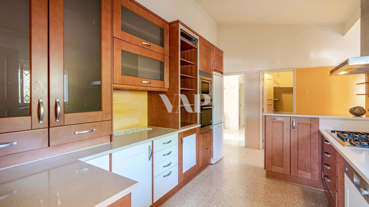 Moradia T4 para Venda em Albufeira e Olhos de Água Foto 5