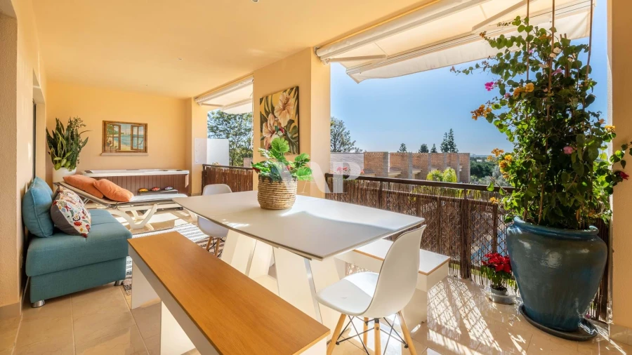 Apartamento T2 para Venda em Quarteira Foto 2