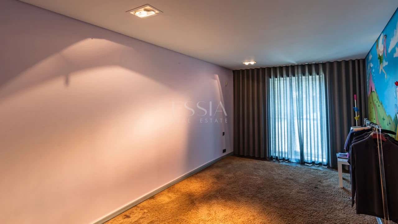 Apartamento T3 para Venda em Lordelo do Ouro e Massarelos Foto 32