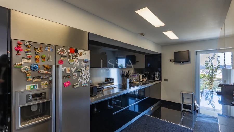 Apartamento T3 para Venda em Lordelo do Ouro e Massarelos Foto 13