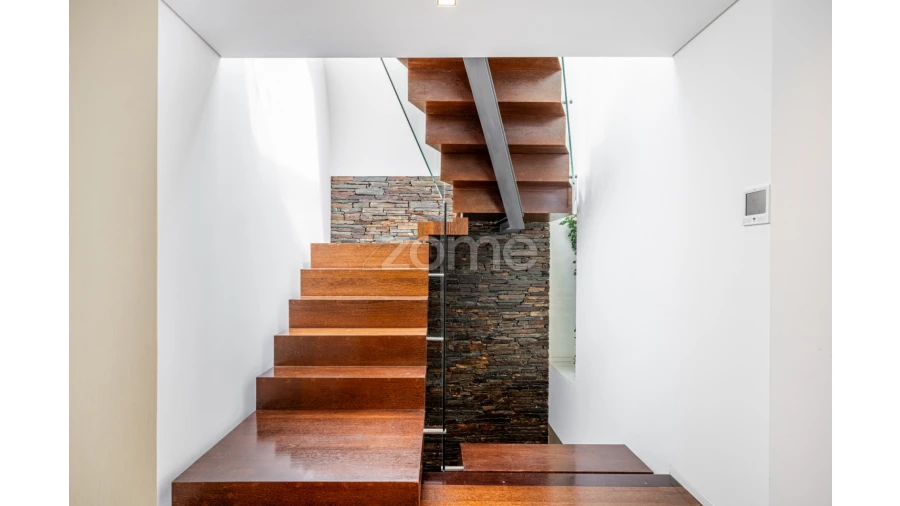 Moradia T4 para Venda em São Miguel do Souto e Mosteirô Foto 13