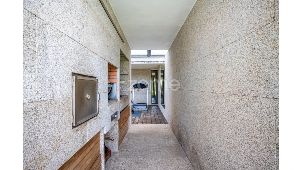 Moradia T4 para Venda em São Miguel do Souto e Mosteirô Foto 35