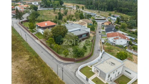 Moradia T10 para Venda em São Miguel do Souto e Mosteirô