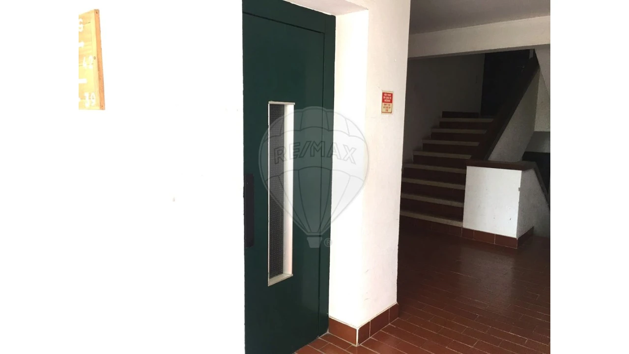 Apartamento T2 para Venda em Albufeira e Olhos de Água Foto 2