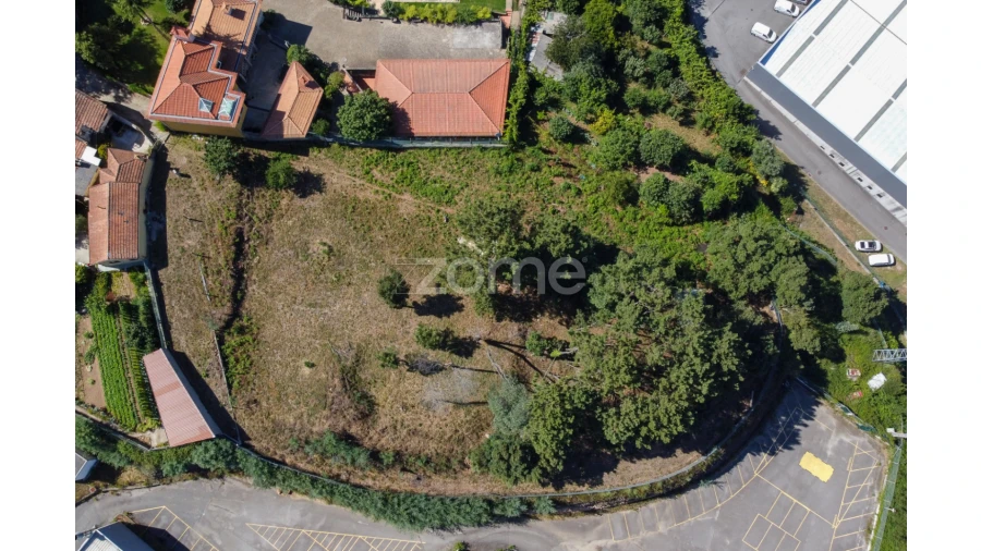 Terreno para Venda em Vilar de Andorinho Foto 2