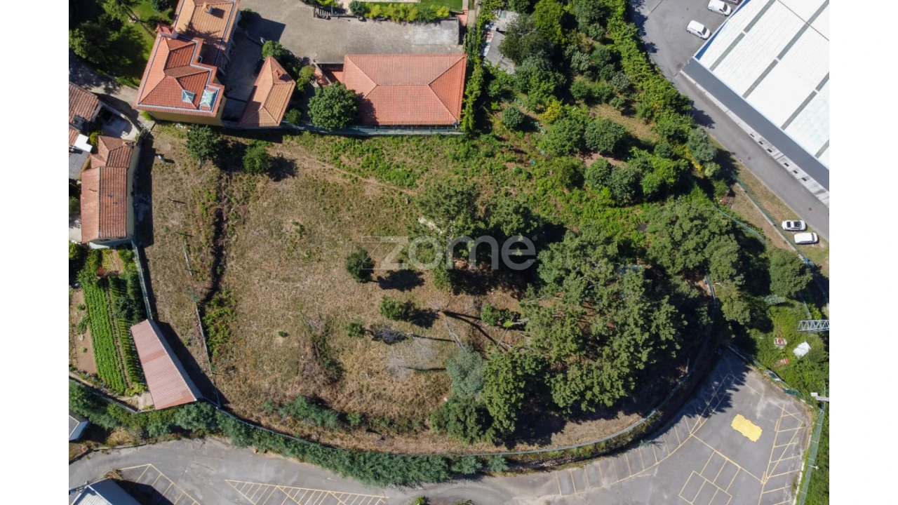 Terreno para Venda em Vilar de Andorinho Foto 3