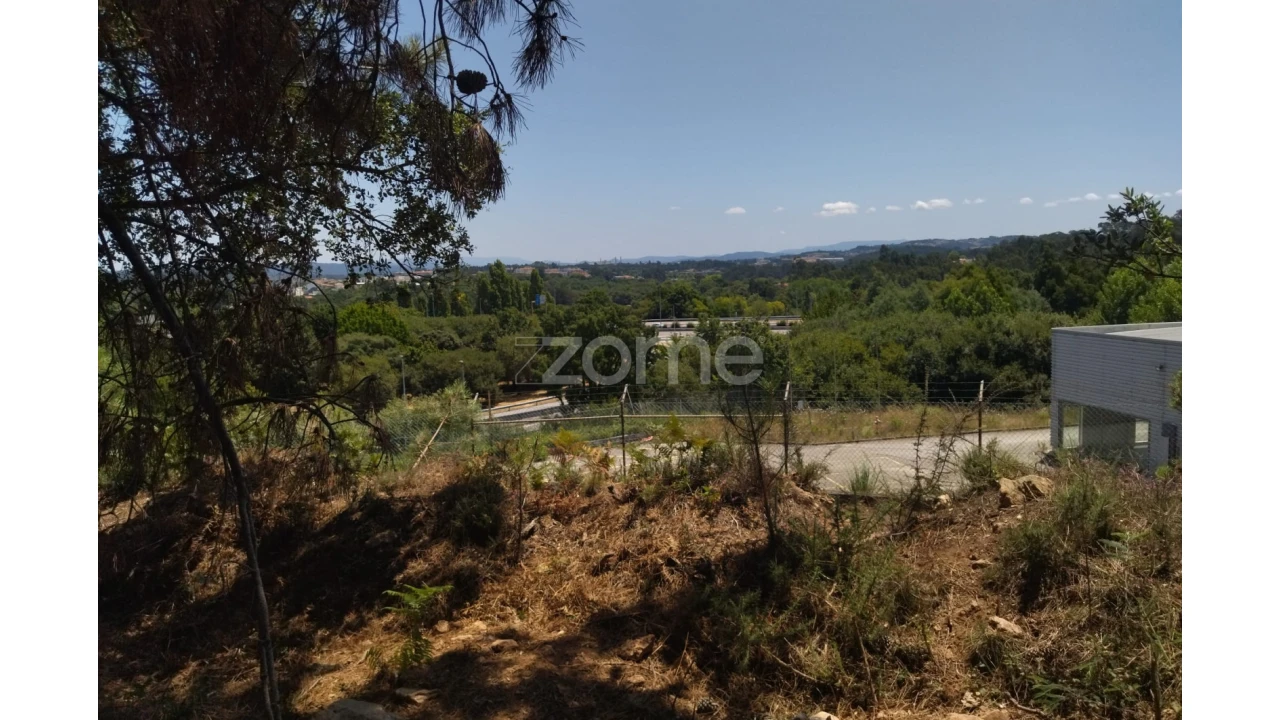 Terreno para Venda em Vilar de Andorinho Foto 17