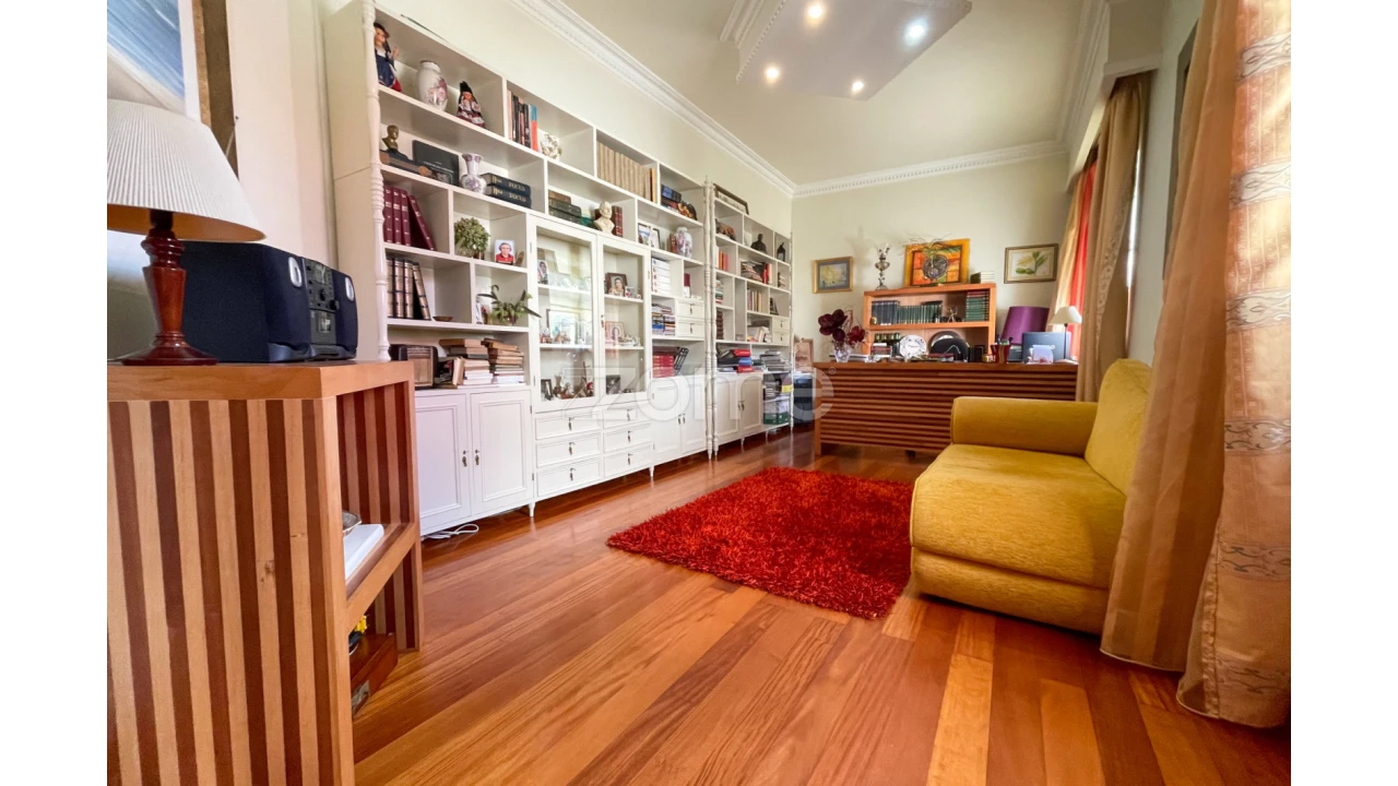 Moradia T5 para Venda em Ponta Delgada (São Sebastião) Foto 9