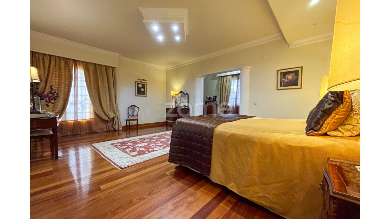 Moradia T5 para Venda em Ponta Delgada (São Sebastião) Foto 16