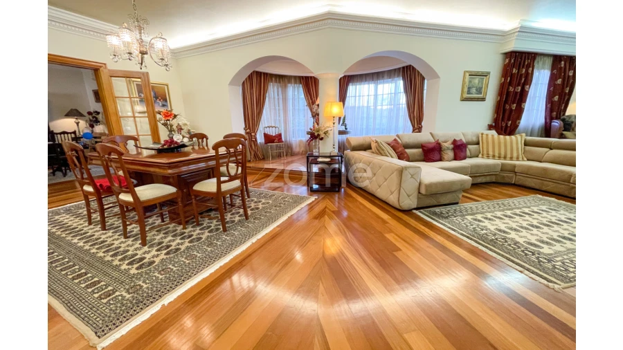 Moradia T5 para Venda em Ponta Delgada (São Sebastião) Foto 6