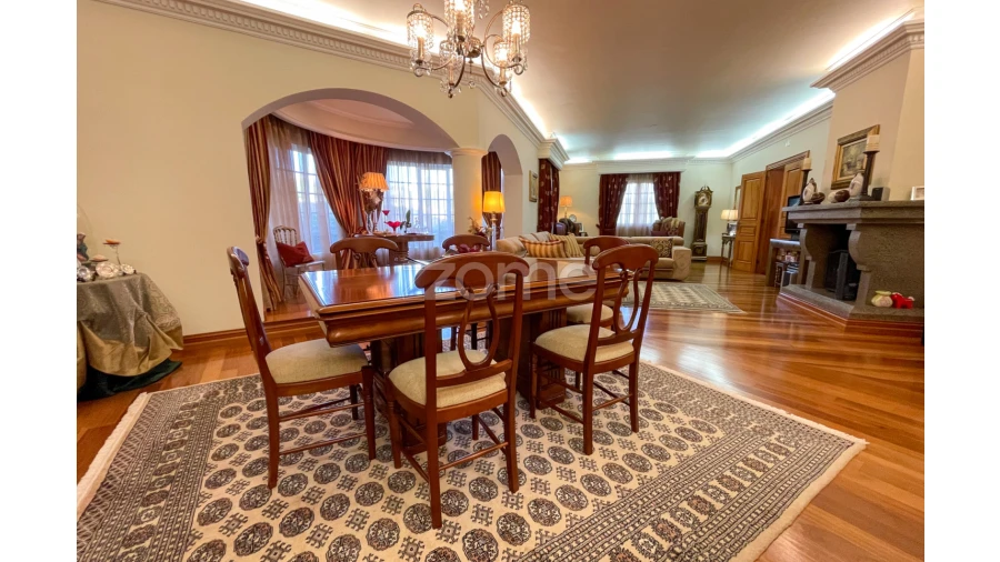 Moradia T5 para Venda em Ponta Delgada (São Sebastião) Foto 7