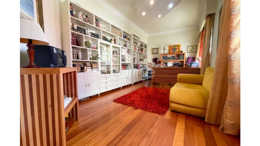 Moradia T5 para Venda em Ponta Delgada (São Sebastião) Foto 9