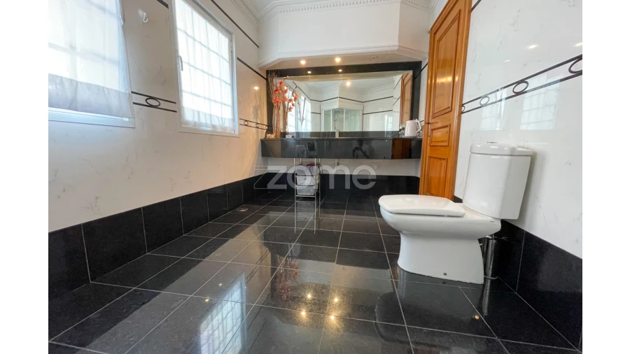 Moradia T5 para Venda em Ponta Delgada (São Sebastião) Foto 18