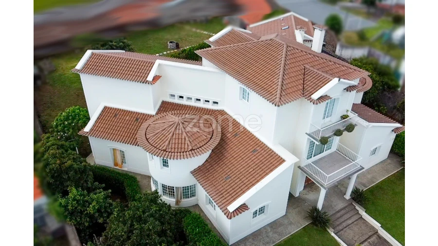 Moradia T5 para Venda em Ponta Delgada (São Sebastião) Foto 3