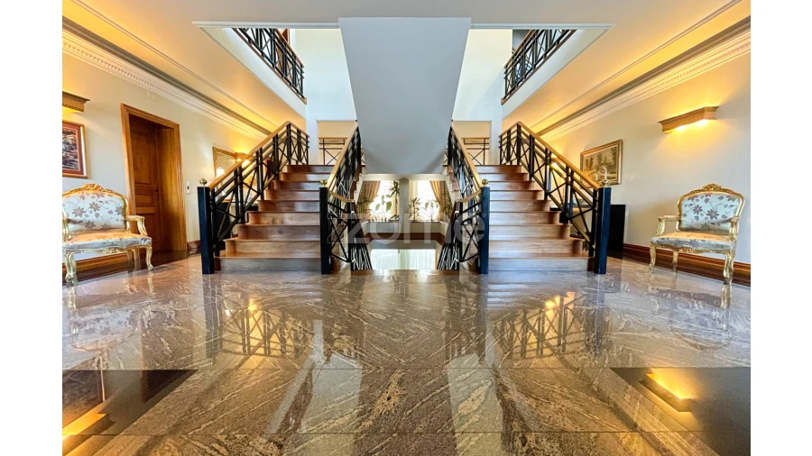 Moradia T5 para Venda em Ponta Delgada (São Sebastião) Foto 1