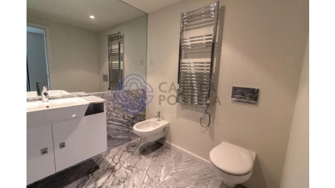 Apartamento T4 para Venda em Aldoar, Foz do Douro e Nevogilde