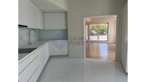 Apartamento T4 para Venda em Aldoar, Foz do Douro e Nevogilde